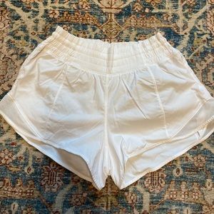 White Lululemon Hotty Hot Shorts in High Rise